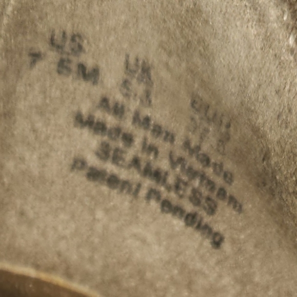 Life Stride Seamless Champagne/Gold Heels Size 7.5 - Picture 8 of 10